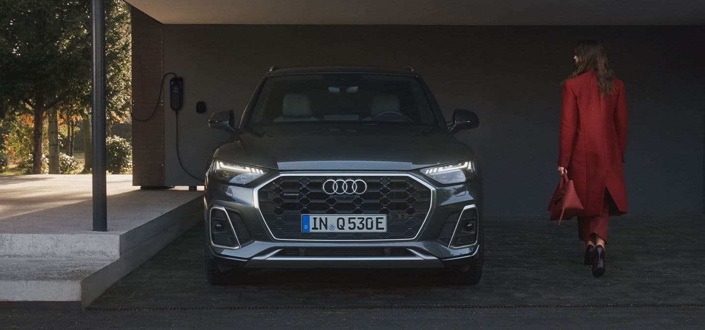 2025 Audi Q5 Plug-in Hybrid — Exterior Design, Charging Port & Battery Specs 2