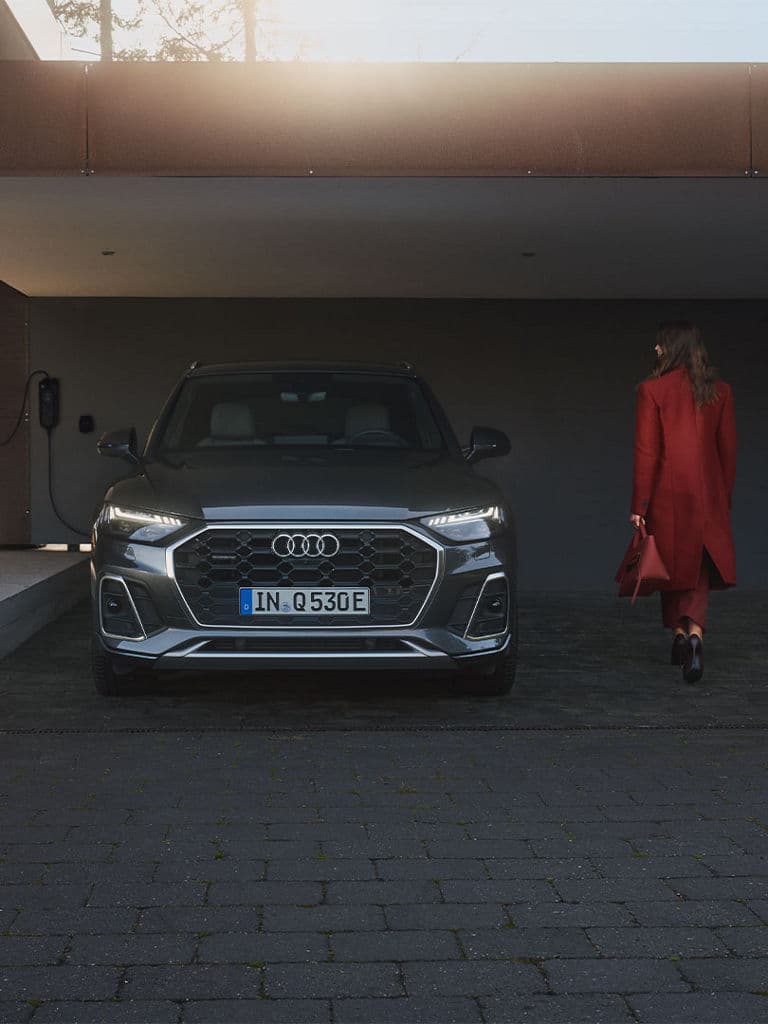 2025 Audi Q5 Plug-in Hybrid — Exterior Design, Charging Port & Battery Specs 11