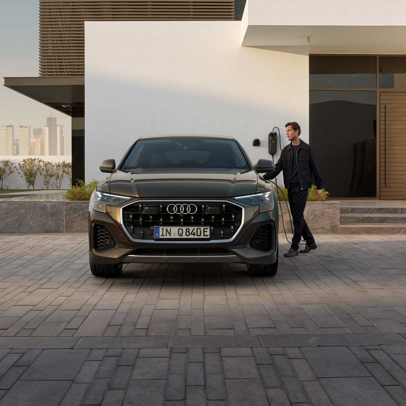 2025 Audi Q8 Plug-in Hybrid — Exterior Design, Charging Port & Battery Specs 6