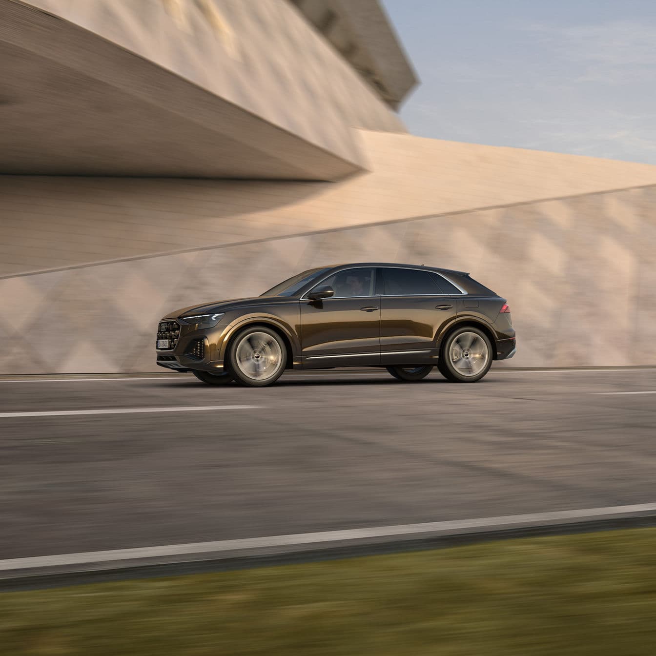2025 Audi Q8 Plug-in Hybrid — Exterior Design, Charging Port & Battery Specs 1