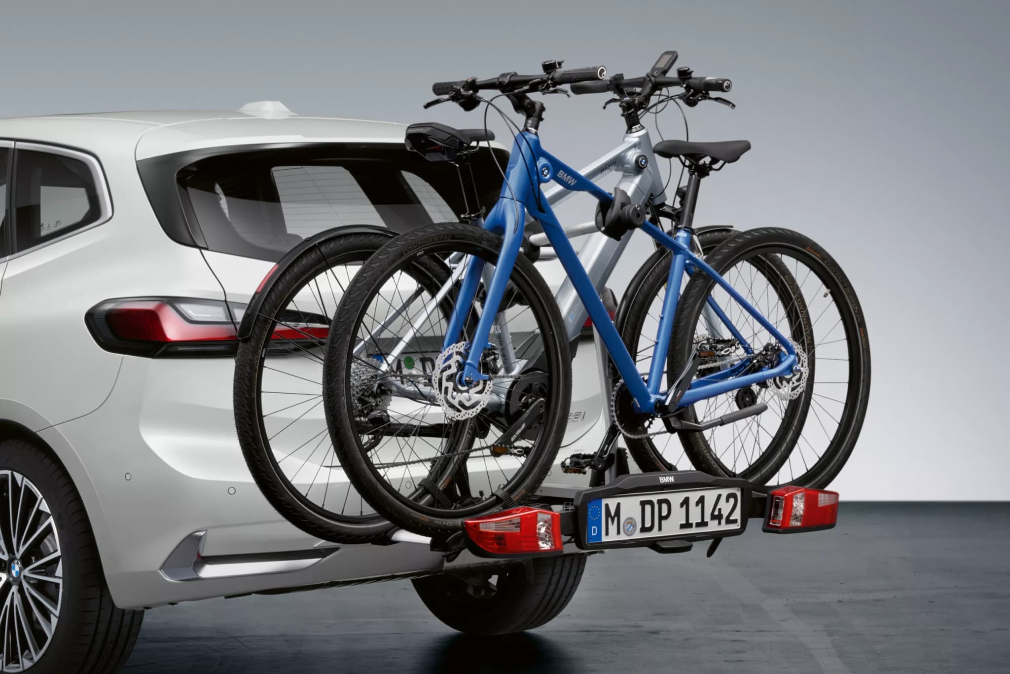 2024 BMW X1 25e Plug-in Hybrid — Exterior Design, Charging Port & Battery Specs 4