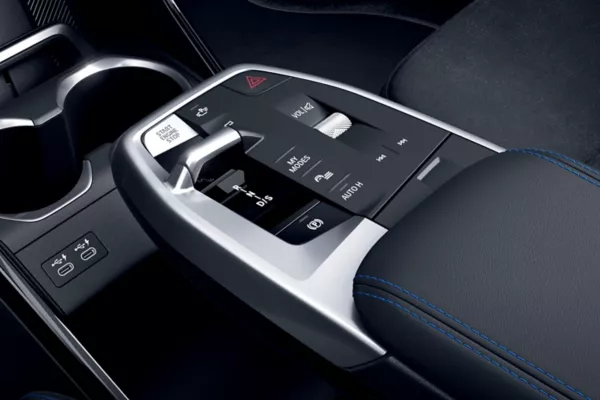 2024 BMW X1 25e Plug-in Hybrid — Exterior Design, Charging Port & Battery Specs 14