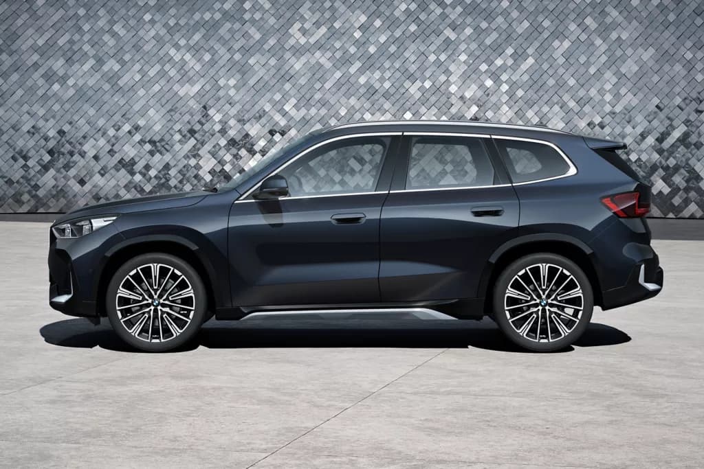 2024 BMW X1 25e Plug-in Hybrid — Exterior Design, Charging Port & Battery Specs 15