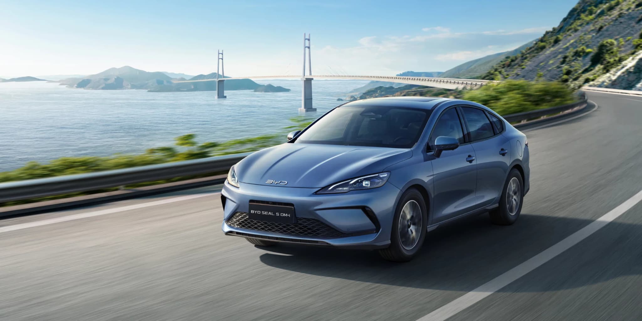 2023 BYD Seal 5 DM-i Plug-in Hybrid — Exterior Design, Charging Port & Battery Specs 2