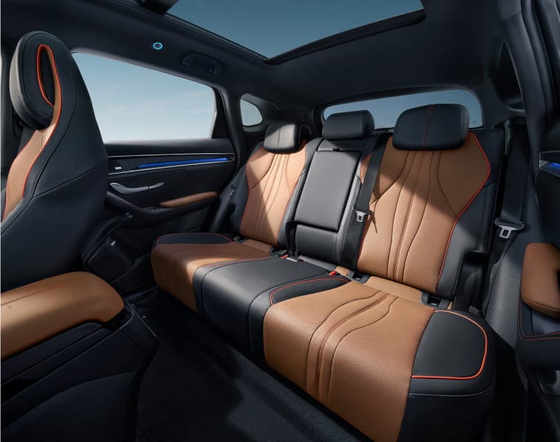 2023 BYD Seal U DM-i Plug-in Hybrid — Exterior Design, Charging Port & Battery Specs 2