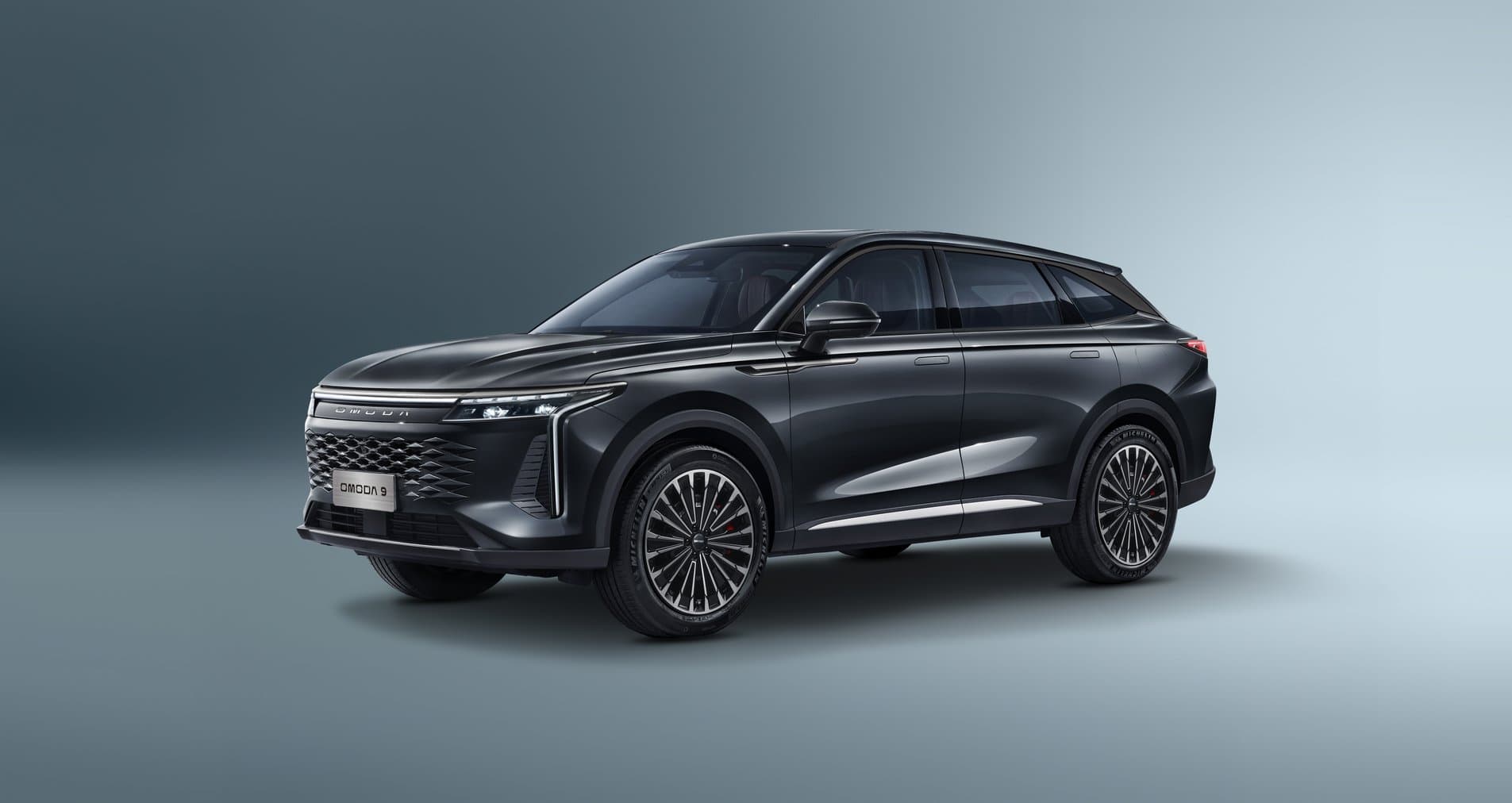 2025 Omoda 9 Super Hybrid Plug-in Hybrid — Exterior Design, Charging Port & Battery Specs 2