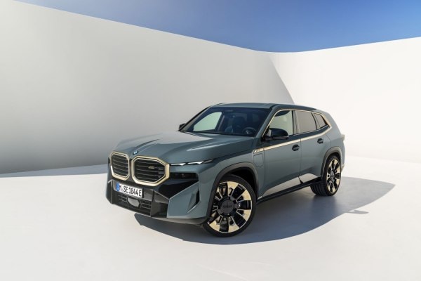 2024 BMW XM 4.4 V8 Plug-in Hybrid — Exterior Design, Charging Port & Battery Specs