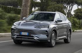 2023 BYD Seal U DM-i Plug-in Hybrid — Exterior Design, Charging Port & Battery Specs