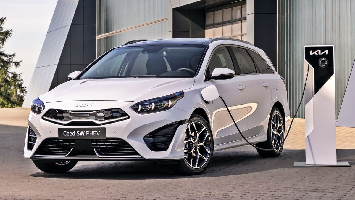 2021 Kia Ceed III Sportswagon Plug-in Hybrid — Exterior Design, Charging Port & Battery Specs