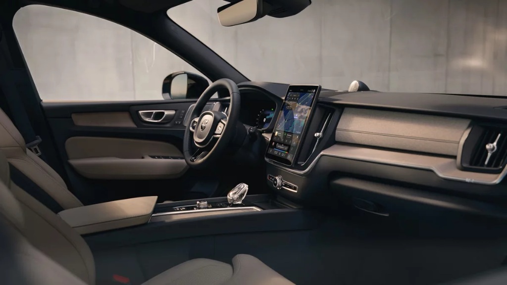 2026 Volvo XC60 Scandinavian Interior & Orrefors Crystal Shifter